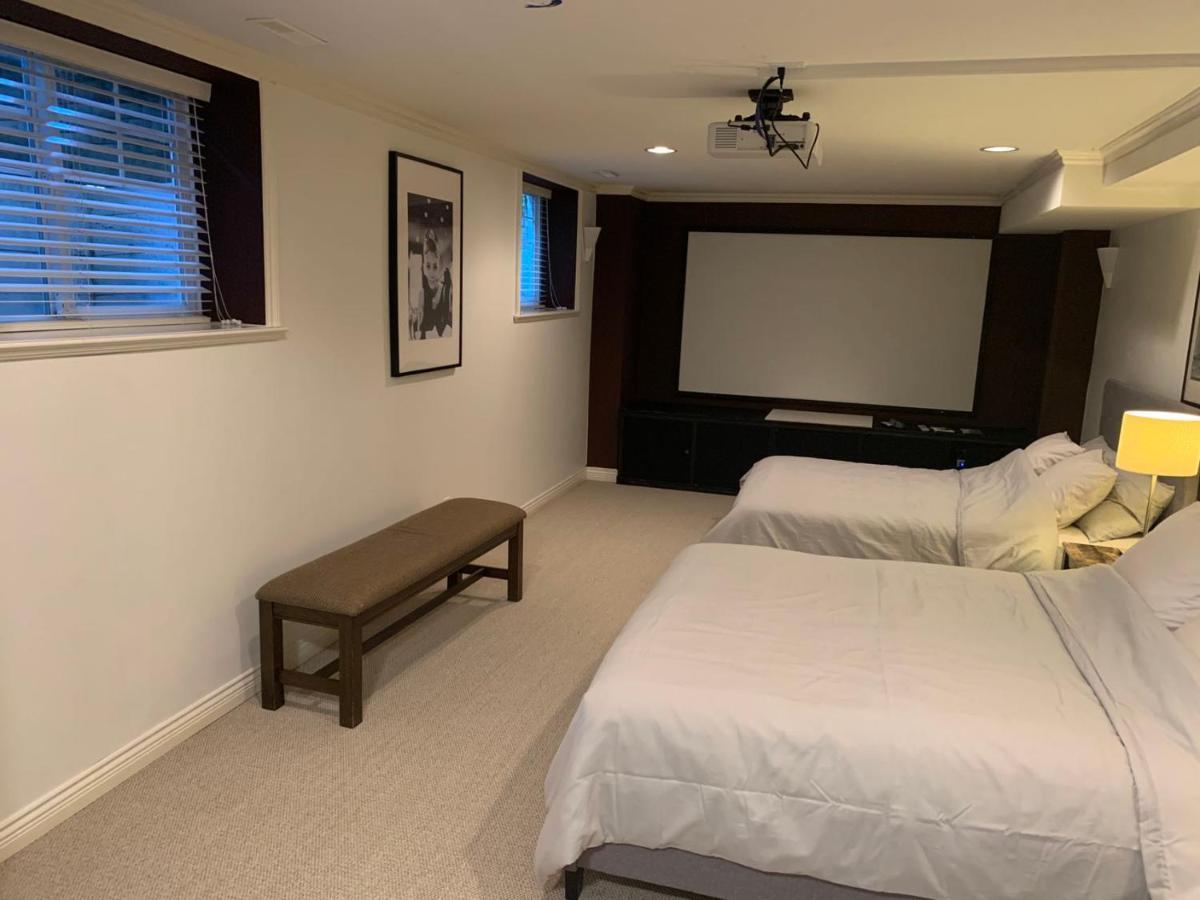Jimmy B&B Surrey Bagian luar foto